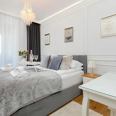 Osiedle Bajkowe Apartment By Renters דירה קולובז'ג